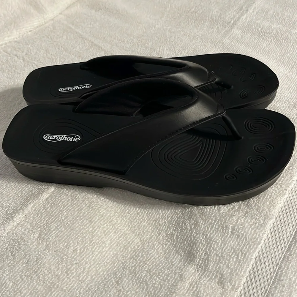 Comfortable Black Flip Flops